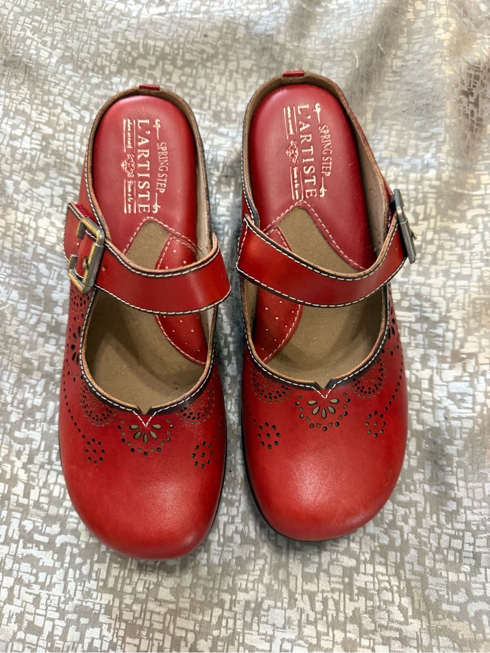 L'Artiste by Spring Step Women's Red Mary Jane Clogs
